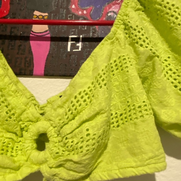 Crop top - Picture 2 of 4